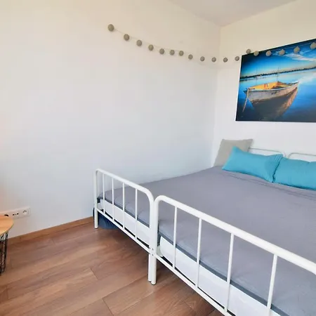 Avis - Skwer Kosciuszki 34 B * Gdynia