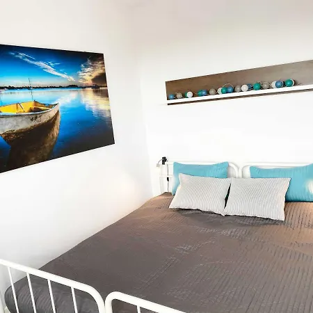 Avis - Skwer Kosciuszki 34 B Gdynia